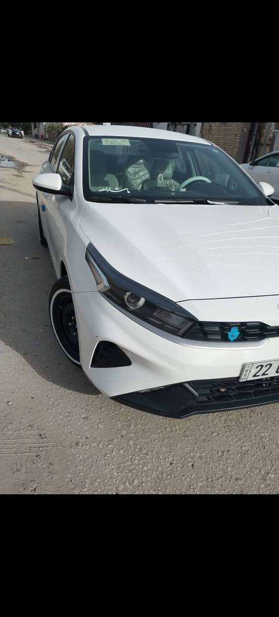 سلام عليكم
سيراتو 22 نص فول بارد قليل مكانين قليل فقط لباقي كلهه كفاله السعر 165 
 المكان نجف الاستفسار ***********
