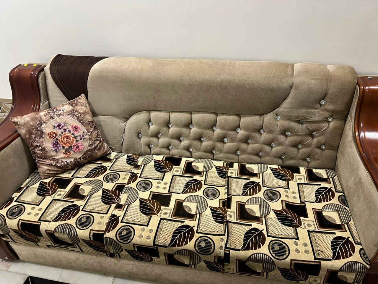 تخم تركي اخو الجديد ٥ قطع ١٠ مقاعد اريده بسعر ٣٧٠
عنوان ناصرية حي المختار


**إذا كنت صاحب هذا الإعلان وتريد حذفه لأي سبب، رجاءا أرسل رسالة إلى الدعم الفني**