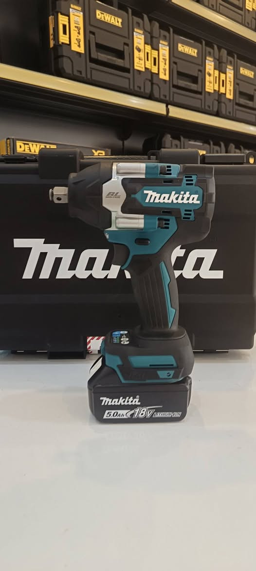 Dewalt & Makita
***********
