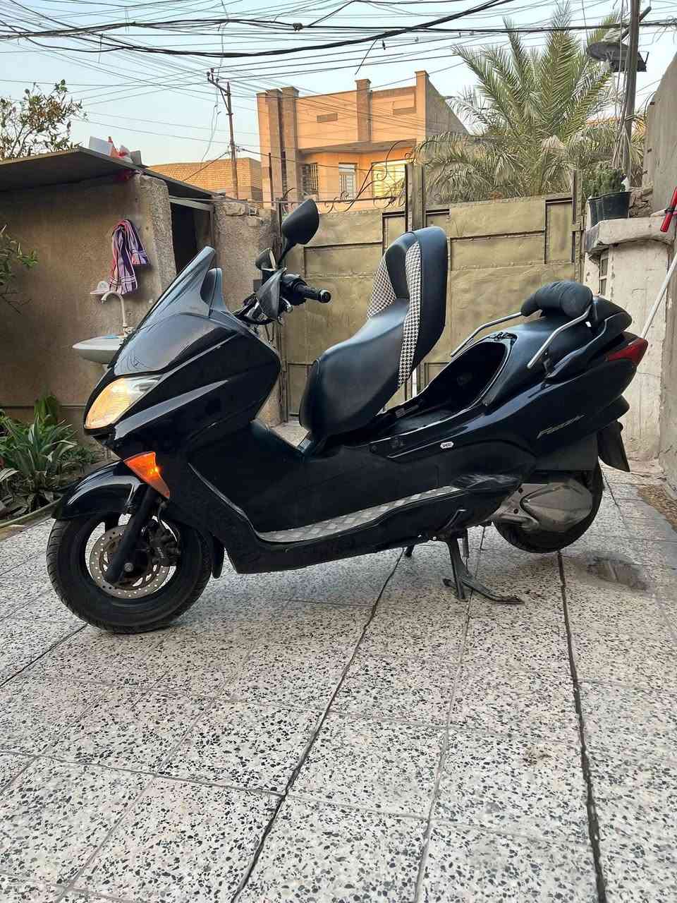 فورزه8️⃣0️⃣
بصمه
دراجه جديده وكامله
مكينه وكير كهربائيات كامله
مكاني بغداد الدوره ***********
السعر (مليون ١٠٠)
