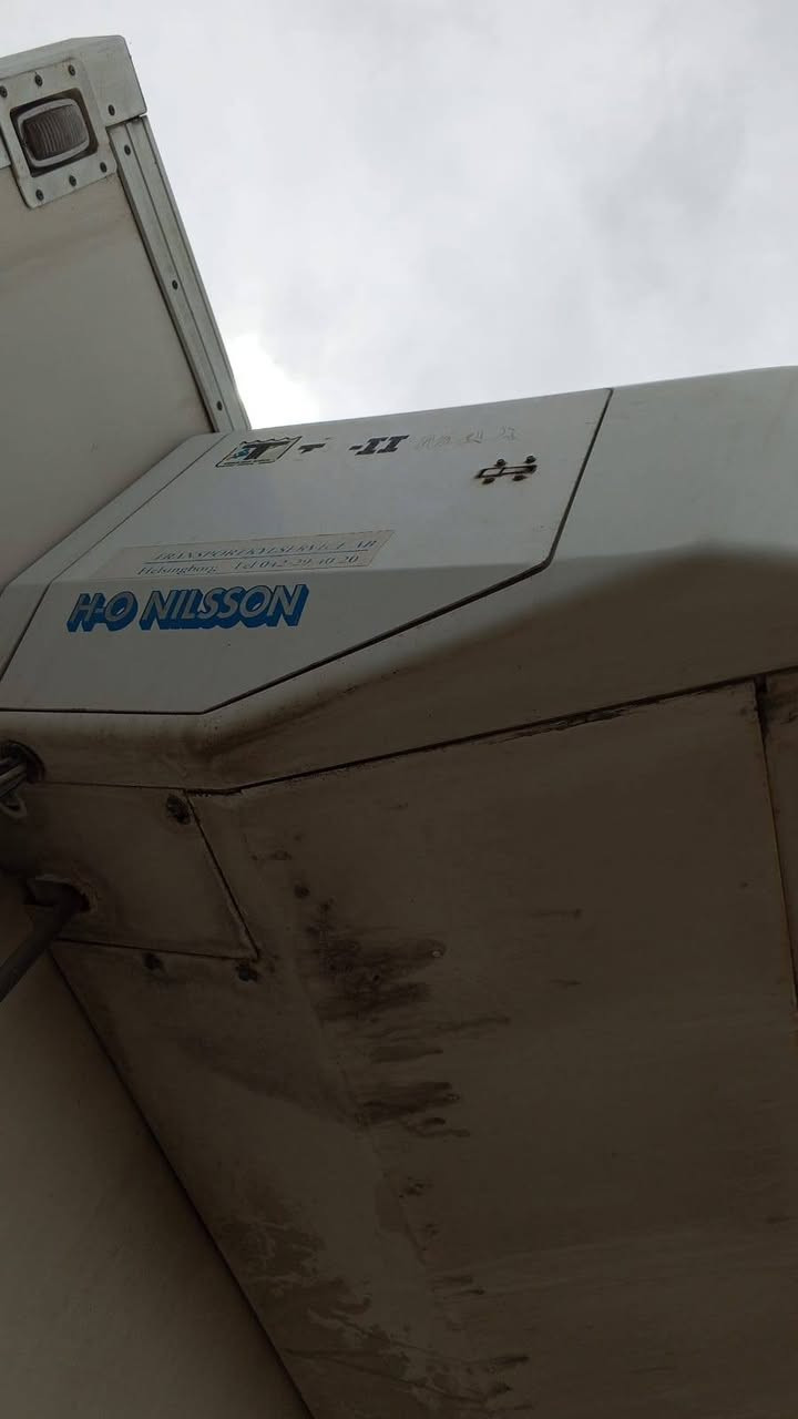 براد للبيع طول 7.70 الارتفاع 2.70 والعرض 2.60 للبيع رقم الهاتف ***********
