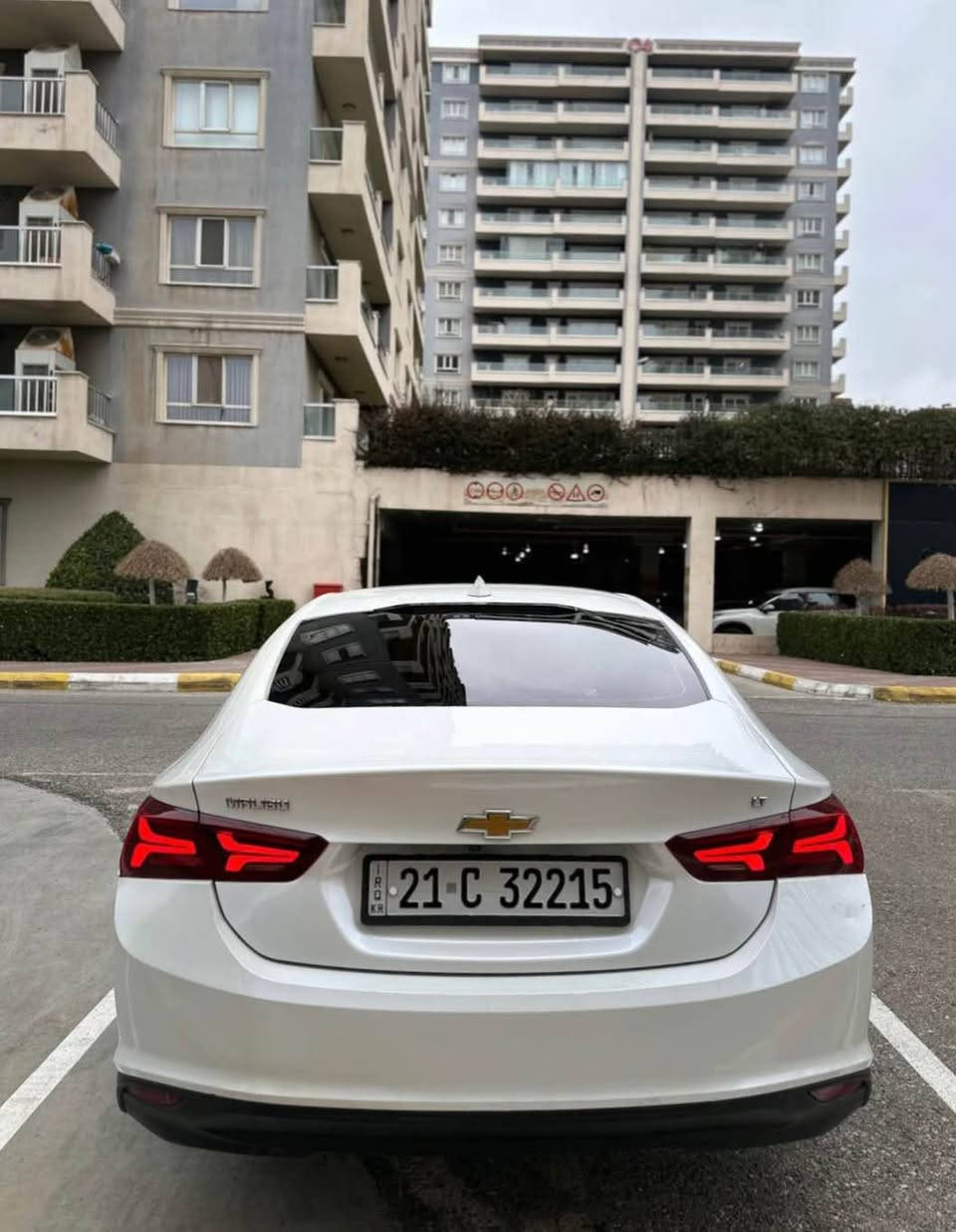Malibu 2017 LT1
‎شۆفرلێت مالیبۆ ٢٠١٧ 
‎مه‌كینه‌ ١.٥ ی تۆربۆ 
ڕەنگی سپی سەدەفە زۆر جوانە
تایە و ویلی پریمەر وە بەگلایتی دواوەی گۆڕاوە بە لید کە لێرە بوونی نییە لە سینەوە تەڵەب کراوە زۆر جوانە 
گێڕو مەکینە بە شەرت نەکراوە بێ کێشە 
سەنەوی تا ٢٠٢٧ مانگی ١١ تازەیە 
تەنها ٤ پارچەی و تۆزێ شانی دواوەی بۆیاخە بێ مەعجون تەنها لەسەر شوخت پێش و پشتی کەپسە ئێڕباگی نەتەقیوە هەمووی بیلادە 
شاشە گەورە ، کوشن کارەبا ، ٥ بەصمە ، کارپلەی ، لایت زینۆن بیلاد ، ئۆتۆ ئیستۆپ ، کامێرا ، کامل لیدی ناوە بیلاد ، گێر ئۆتۆماتیك و عادی ، زۆر مواسەفاتی تر...
ژمارە مۆبایل : ***********

نرخی تەنها ٩٣ گەڵاو معامەلەیەکی کەم . السليمانية, العراق
