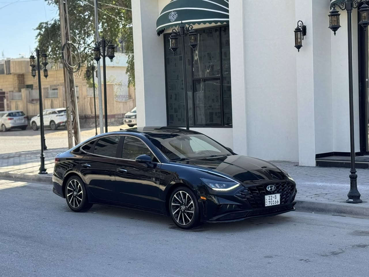 سوناته موديل 2021وارد امريكي حادثه جاملغ فقط بدون دواخل بيه قطعتين كلير فقط وباقي سياره كفاله من ضربه وتبديل صبق سعره 148وبيه رقم هاتف ***********موصفات سياره لمتدد واحد على واحد بنيرامه بصمه ابواب بصمه تشقيل شاشه كبيره رادارات امامي وخلفي وجاني خمس كامره تشقيل عن بعد كشنات جلد كشنات كهربائي كشنات ترحيب تدفئه تبريد كشنات تبريد قطعتين قيادة ذاتيه مثبت سرعه تحذير تصادم ومانع انزلاق مكان سياره كربلاء مكلف بل نشر
