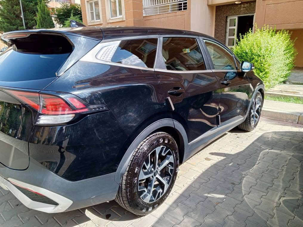كيا سبورتج 2023 
نص فول . رقم (( فحص ,))  محرك بانزين 2500 . قيادة آلية . رادار تحديد مسار ، بريك آلي ، نقطة عمياء 3 اوضاع للقيادة 
مقاعد كهرباء وتدفئة . الممشىى 82 الف ميل وزيادة . تبديل چاملغ ايمن وبنيد . سيارة جاهزة واقتصادية الفول يمشيها 612 كيلومتر 
 للبيع او المراوس بالحديث  ويفضل الهايبرد ، المكان سامراء . للتواصل واتساب *********** سامراء, صلاح الدين
