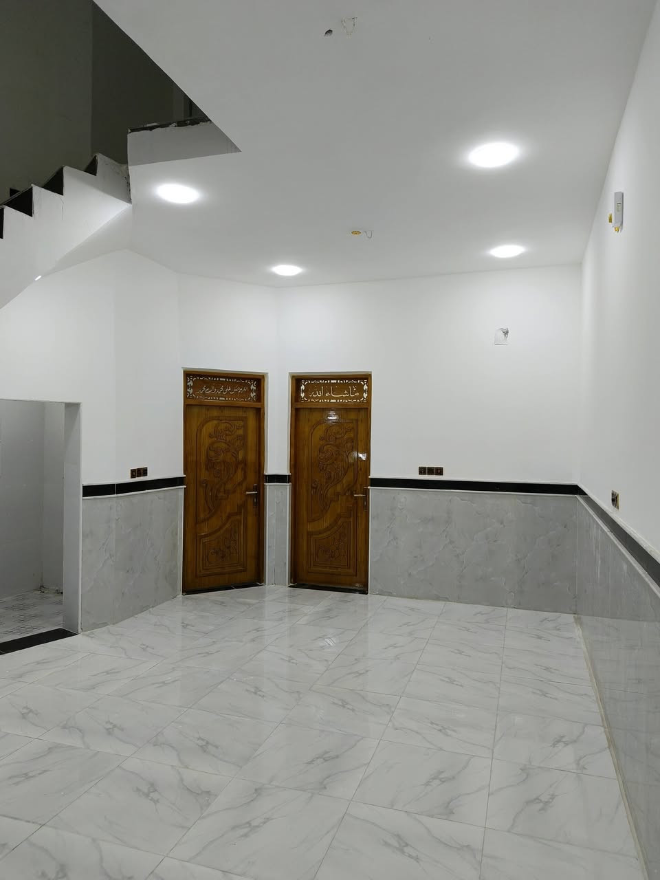 بيت للبيع – الميمونة
الموقع:
📍 ميسان – حي الملعب
التفاصيل:
▪️ المساحة: 125 متر
▪️ طابو: صرف
▪️ البناء: حديث / جاهز للسكن
▪️ موقع مميز وقريب من الخدمات
للاستفسار:
📞 ***********
📞 ***********
💬 واتساب متوفر
