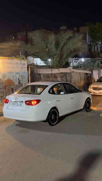 السلام عليكم ورحمة الله وبركاته 
                    النترا ٢٠١١ خليجي 
كفاله من الصبغ والضربه فتحه مكينه ٢٠٠٠
سياره جاهزه دوشمه وتخم تاير وتبريد مكينه وكير كفاله 
بيها كم رصعه بلقماره جهة الصدر مامصلحات بسيطات مو قويات موضحات بلصور

السعر ١٢٥ بيها شي بسيط للشراي
مكان بغداد الزعفرانيه
***********
