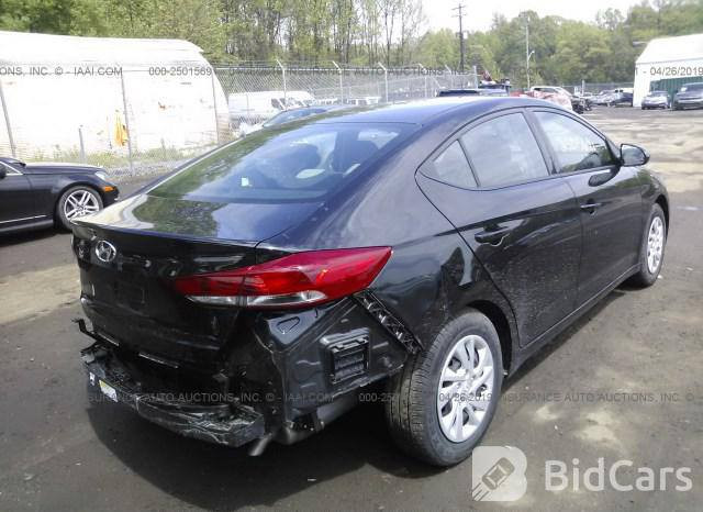 سلام عليكم شباب الانتره 18 محرك 2000 دوش حادثهه باب السائق و خلف السائق تبديل وكاله بدون دواخل مكينه مفتوحه السيارة بسمي عارضهه ب 105$ بيهه مجال شي قليل مكاني حبيبيه خلف ملعب المدينة ***********
