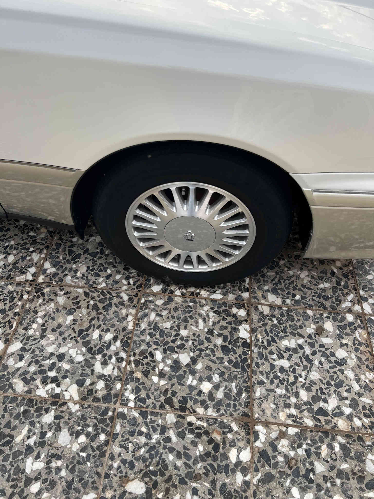 السلام عليكم سياره لبيع تويوتا كروان راس ثور مديل 1998 رقم بصره سنويه جديد 2029 سياره كفاله من كص ونقل جثه وضربه وعيب اصوليات محرك وكير كارتون فيفتي جاهز من كل شي حداد تخم تايره تبريد كهربائي كله شغل سنتر لوك مريت شفط شاشه اندرويد دوخله كلش جديد سعره 110 بي مجال انتصل برقم هاتف ***********
