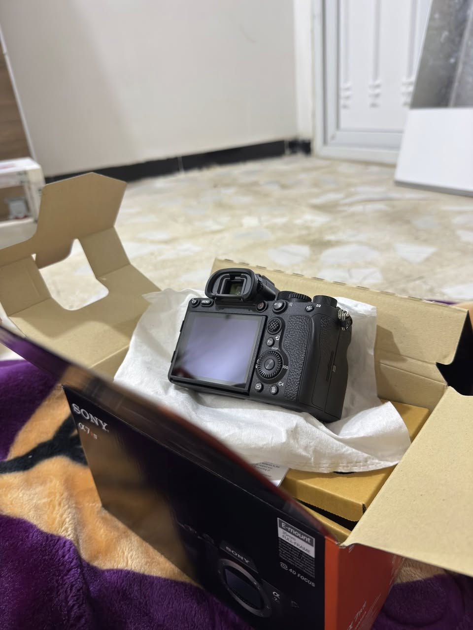 السلام عليكم 
سوني A7R4 للبيع
الكاميرا جديده غير مستخدمة (زيرو شتر)
شرط الفحص اخذتها من اياد
الكامرة اخذتها اليوم حتى الوصل موجود بعده
السعر ٢،٤٥٠،٠٠٠ رقمي ***********
