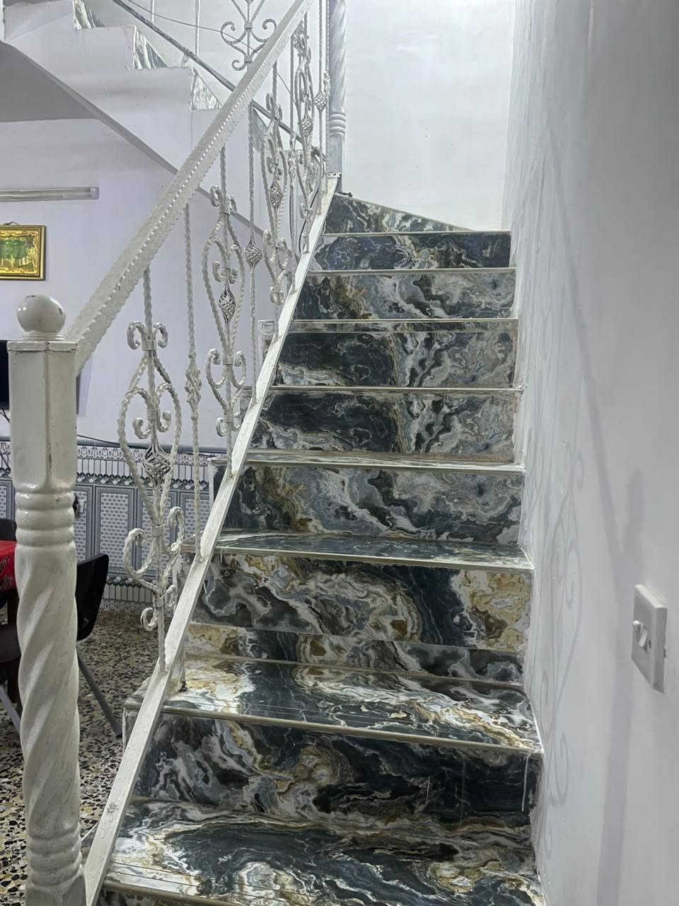 بيت للبيع الشرطة الخامسة مربع ماركت اميرة قرب جامع الجميلي طابو زراعي سند 25 طابقين 3غرف نوم منطقة تبليط مجاري كهرباء ***********
