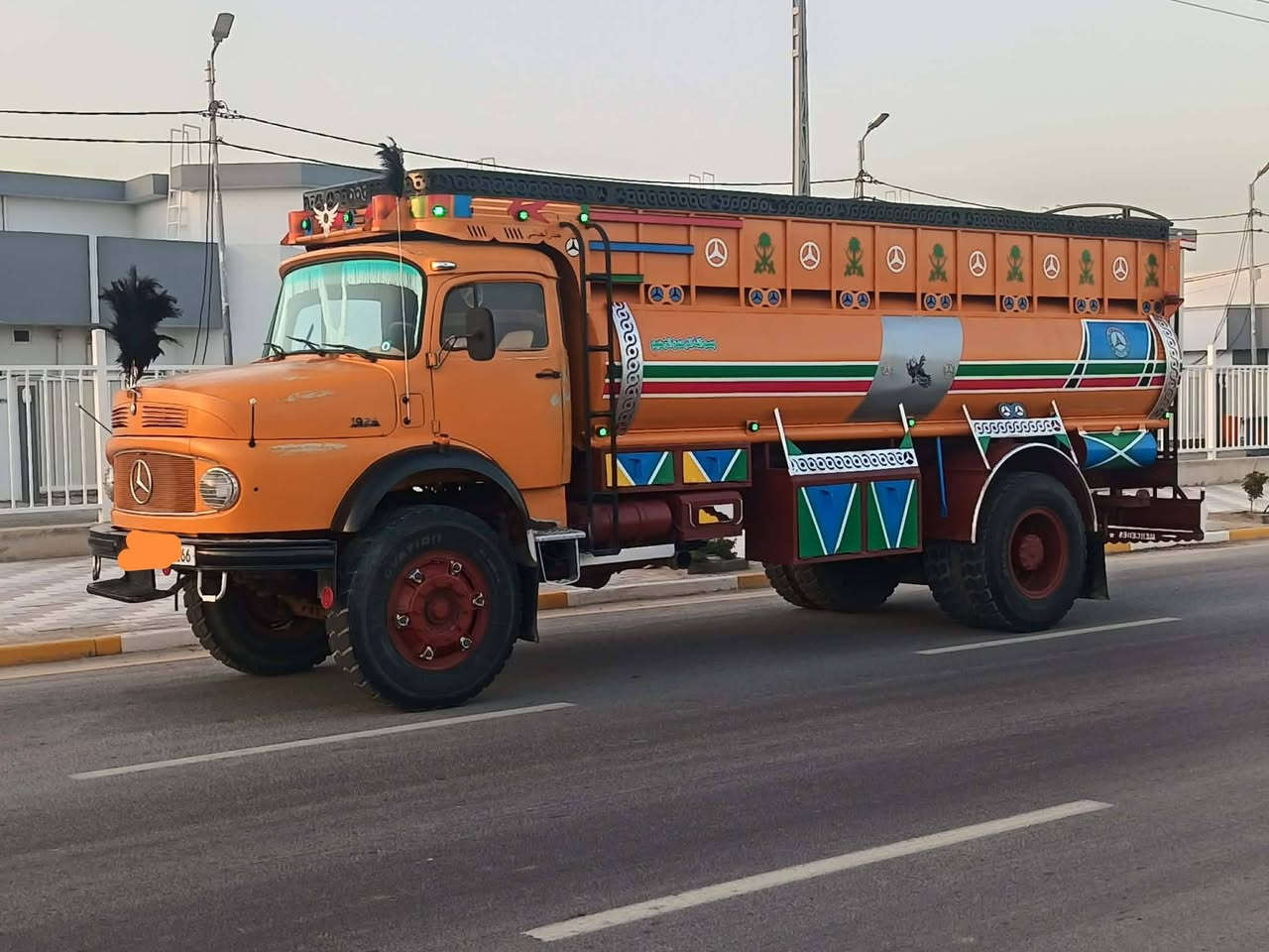 السلام عليكم
قجمه للبيع موديل 81سياره مكفوله سنويه تنكر   ***********
