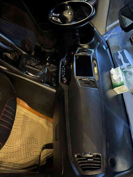 السلام عليكم للبيع كيا سبورتج موديل ٢٠١٣ فول مواصفات sx
١. بصمه 
٢. ⁠بانوراما 
٣. ⁠كشنات جلد 
٤. ⁠شاشه اندرويد 
٥. ⁠كامره اماميه 
٦. ⁠كشنات تدفئه تبريد 
٧. ⁠مانع انزلاق 
٨. ⁠تبريد شاشه ❄️ 
٩. ⁠فول تحكم ستيرن 
١٠. ⁠حساسات 
سياره جاهزه ما تصرف عليها دينار رقم جديد مكانها الغزاليه نهايه شارع البداله بيها مكانات صبغ أبيع حزام شرط بدون دواخل لا شواصي ولا لغود للاتصال *********** السعر ١٠٨  وبيها مجال شي قليل
