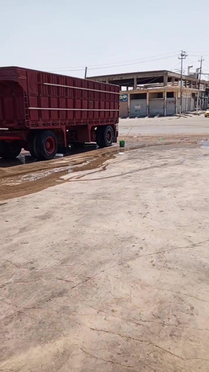 سلام عليكم البي البيع مديل 86 كير 111مكينه 28لاتنقيص ولا تبخير شاصي مكفول حته من صبغ رقم نينوى نكليزي مربوطه قاطر مقطوره ***********
