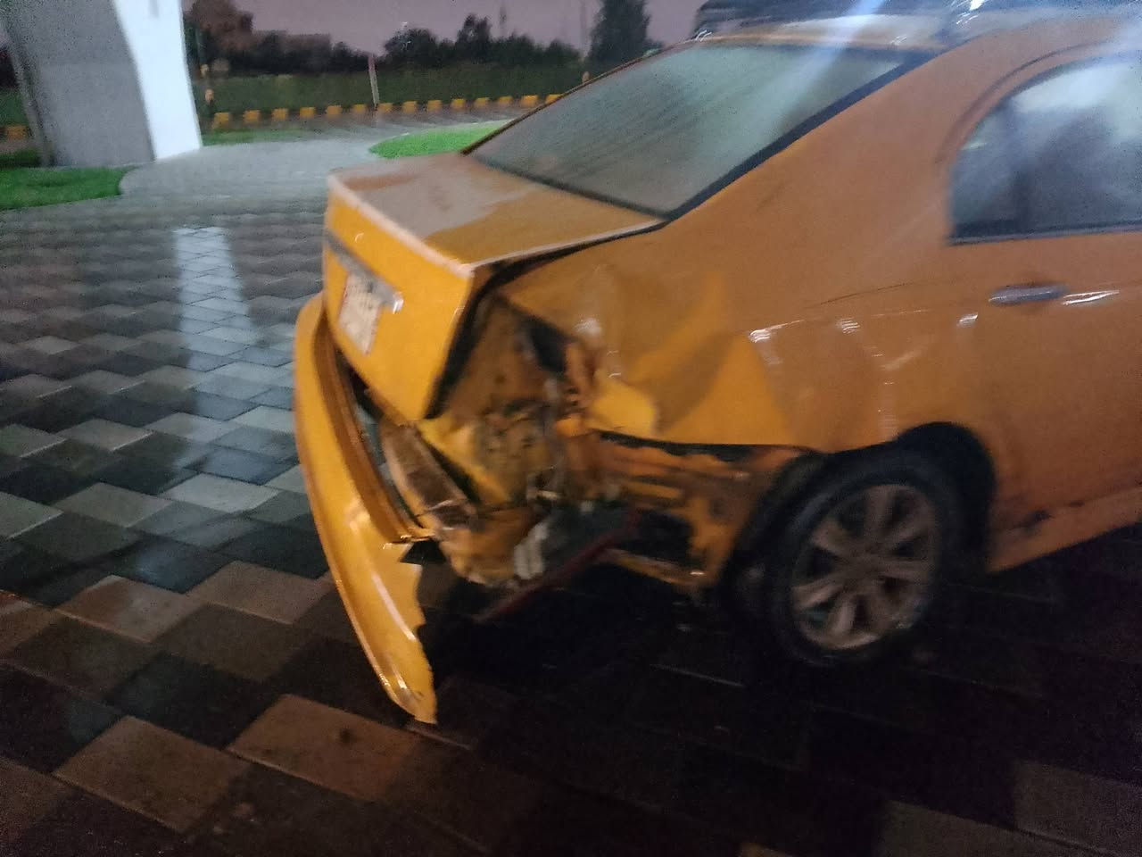 سياره ليفان موديل 11رقم بغدادمكاني ابوغريب ابيع عل حادثها 23 قفل كير محرك كورلا نضيف  لا تبخير ولا تنقص هذا رقمي *********** وات ساب
