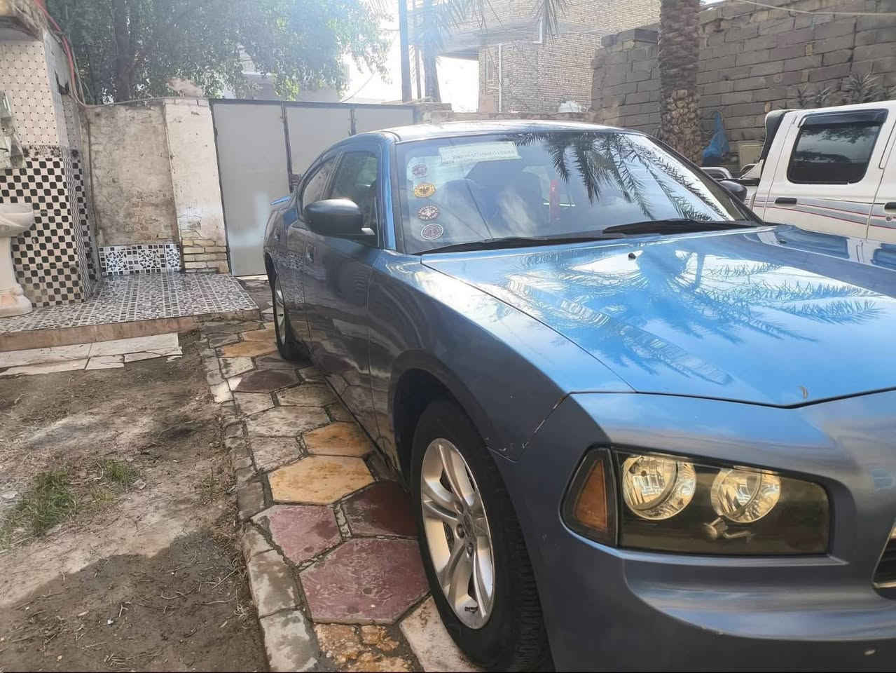 2007 مكفوله من ضربه بيها صبغ بجاملغات الاماميه 
مكينه جديده قبل سبوعين شادها 3500كير خير من الله تخم تواير حداديه جديده السياره استخدام شخصي وراعيها مهتم بيها  اراوس او وابيع نقد فقط سعر 100ورقه  وبيها مجال للجيه   عنوان ناصريه 

0782 716 6575
