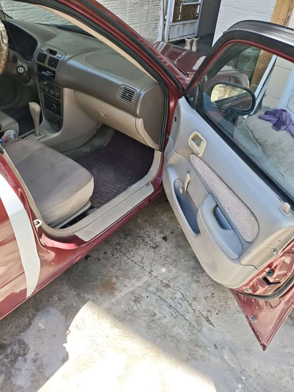 السلام عليكم كورلا موديل 2000يسرى بلادي تبريد ثلج سياره بلاديه مابيها ضربه كله وضع شركه حته ايرباك مطاك شرط التحويل رقم بغداد مكاني ديالى المقداديه رقم *********** سعرها 60وبيها مجال
