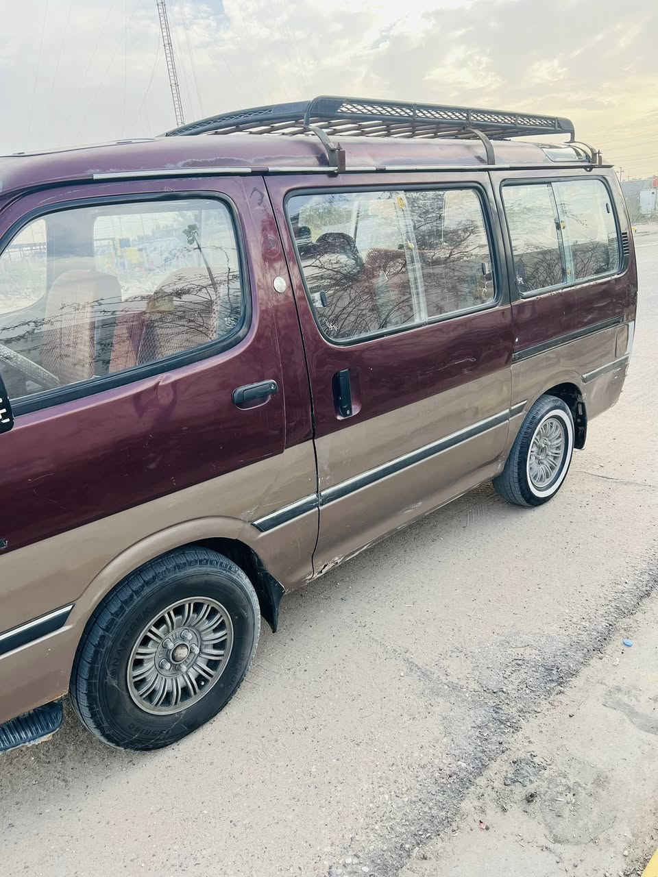 السلام عليكم هايس ساحي مديل 92سياره نظيفه مكينه وكير ثنين ونص كفاله حداده قبل فتره  مسويه سنويه منتهيه2024كهربايات كله شقاله سياره رعيه يريد تحويل السعر35 وبيه مجال مكاني البصره ***********
