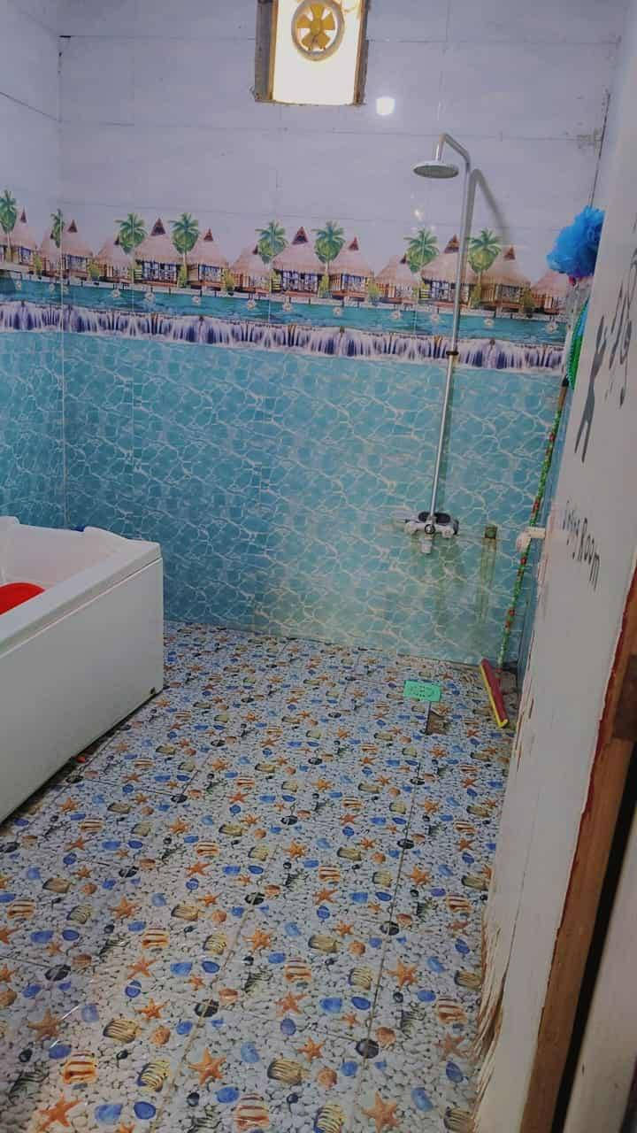 السلام عليكم 🌿
🏡 بيت للبيع – مساحة جيدة ومواصفات مرتبة
📐 المساحة: 200 متر
🌿 يحتوي على حديقة خلفية
🚗 سقيفة (كراج)
🛋️ تفاصيل البيت:
• مطبخ 6×4
• هول 6×4
• استقبال 4×5
• غرفة نوم 5×4
• غرفة 4×4
• مجموعة صحيات
⬆️ الطابق الثاني:
• غرفة غير مكتملة 4×4
📄 الطابو: زراعي عراقي (يدخل اسمك سهم)
💰 السعر: 78 مليون
العنوان : أبو الخصيب محيله شارع المضيف 
🤝 قابل للتفاوض للجادين
📞 للتواصل: ***********
✨ بيت مناسب للسكن ومكان هادئ
