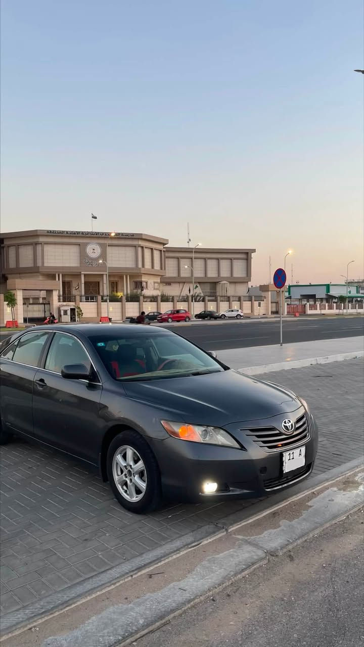السلام عليكم للبيع كامري 2007 وارد أمريكي صبغ عام حادث جاملغ امامي وطخه جاملغ خلفي بدي شوف العين تجي وتشوفها كلش نظيف ومرتب بديها مكينه وكير شرط كهربائيات كلها كامله حداديه نص عمر رقم بغداد راعيها ابغداد ويريد تحويل خلال هذا الأسبوع يعني تاخذها تحول كبل شاشه أندرويد كأمره خلفيه كشن كهرباء نواقصها 
التبريد من توكف يبوخ من تمشي شرط ثلج 
العينه (الكيجات) مرات تشكل فقط غير هذا مابيها نقص اطلع بيها وين ماتريد ونصبتها تخبل بديها صافي موس وناعمه وحلوه السعر 75 وبيها مجال كلش قليل وهذا رقمي *********** مكاني بصره
