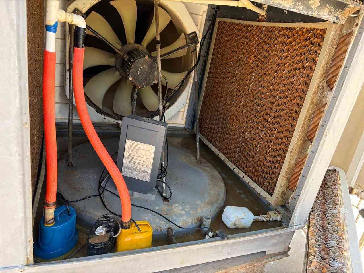 مبرده مركزية  نوع سمارت للبيع شغال كل عيب ما بها ،تعال شوف التبريد بنفسك السعر250 ومبرده سوبر الكتريك شغال ماطور جديد موسم واحد شغال السعر 100
الاتصال على الرقم ***********
