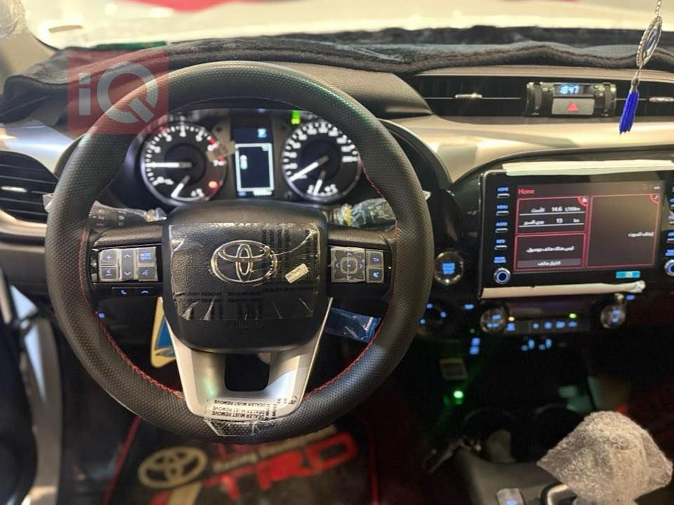 بيكب هايلوكس موديل ٢٠٢٥ دفع رباعي 4x4
2.7 4سلندر
ماشية ٣الاف 
مكفولة كفالة عامة 
بنيد هايدروليك مع اضاءة للمحرك
اضاءة واشارة لدات
كامرة خلفية
دخول بصمة
تشغيل بصمة
اشارات بالمراية
طي مرايا كهربائي 
تبريد مقاعد 
نقطة عمياء 
تبريد خلفي
تحت ضمان شركة ساس 
مستعجل على البيع بسبب عملية لوالدي 

السعر ٣١٠٠٠$ قفل قفل
رقمي ***********
***********

اتصل مباشرة وعذرا عالاطالة
