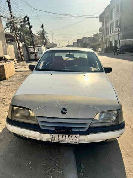 السلام عليكم
اوبل اوميكا ١٩٨٩
السياره خير من الله 
نفضت صدرهة وتخم تاير وكهربائيات كامله
السياره مال جنيه 
تحويل ثاني يوم 
مكاني بغداد حي الجامعه
السعر ٣٣ ورقه
***********
