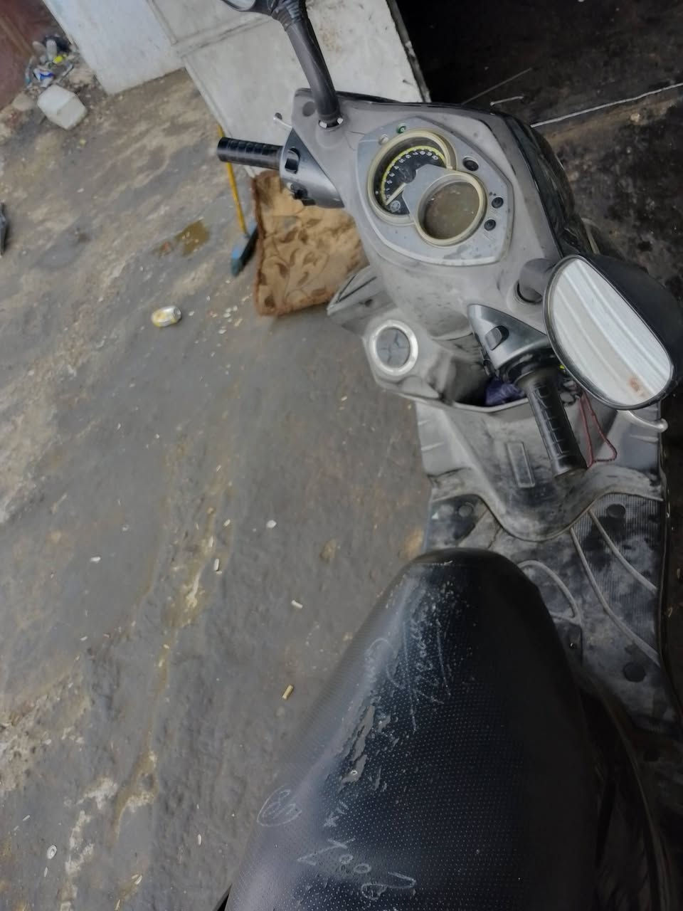 السلام عليكم للبيع بغداد سعرهة 650رقم ***********
