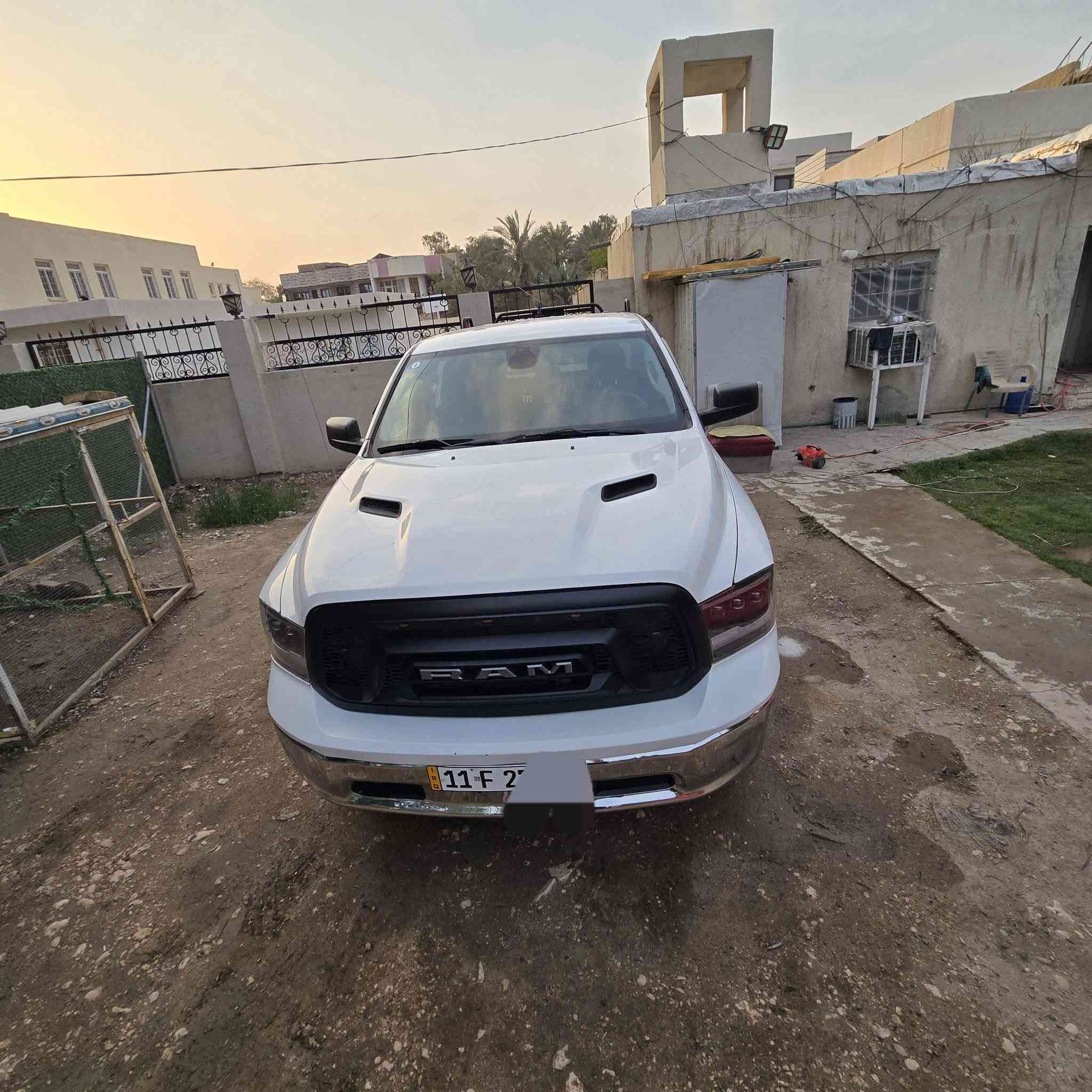 سلام عليكم
دوج رام كلاسك للبيع
باب طويل بدي قصير
رقم بغداد 
موديل ٢٠٢٢
محرك ٣٦٠٠
عداد  60555
الحاددث مرفق بالصور
كير موس
شاشه  + كامر
تكحم ستيرن مثبت سرعه
تحكم مري
اصل لايت زنون 
دواسات جانبيه + سلايت بدي + محجر بدي وكاله
السعر  220 $ 
عنوان كربلاء الهنديه
رقم الهاتف *********** 
واتساب او اتصال او مراسله اي واقت ايعجبك 
ماعتقد اكو شي ماذكرته ولا شرحت ساعه او ماكتبت
