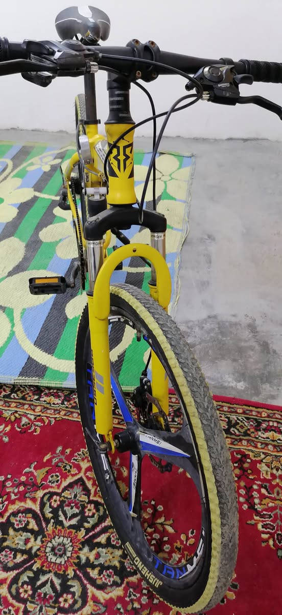 السلام عليكم باسكل جبلي للبيع حجم 24 دبلات بريكات دسك كير ٦ نمر كله شغال ويل كب فافون بولبرن باسكل ينطبك سعر ٧٠ مكاني الاثورين الدوره ***********
