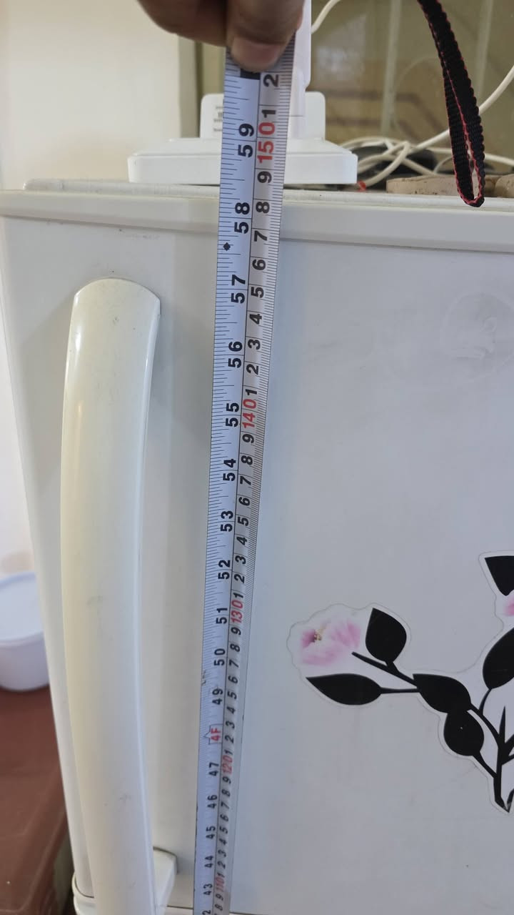 ثلاجه نضيفه كلش السعر ١٦٠
***********
