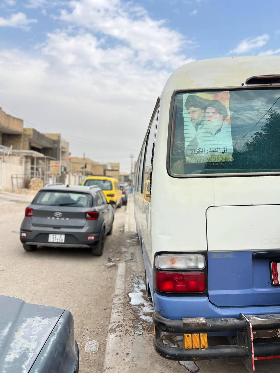 السلام عليكم كوسترللبيع ب225 وبيه مجال قليل الشراي  موديل 2007 سياره كفاله بيه مكانت صبغ فقط وجاهزه مكينه وكير جدد تبريد ثلج حداديه تخم تاير باتري جديد كهربيات كله شغاله سياره متعوب عليه بشكل كشن ستاركس درع سيبايه درج تلبيسه كله جديد تخم تاير جيوبلس ست تايرات جدد سياره جاهزه وبل عافيه عل يخضه الشراي يخابر ويدلل وهاذه رقمي *********** ***********  مكان السياره العماره
