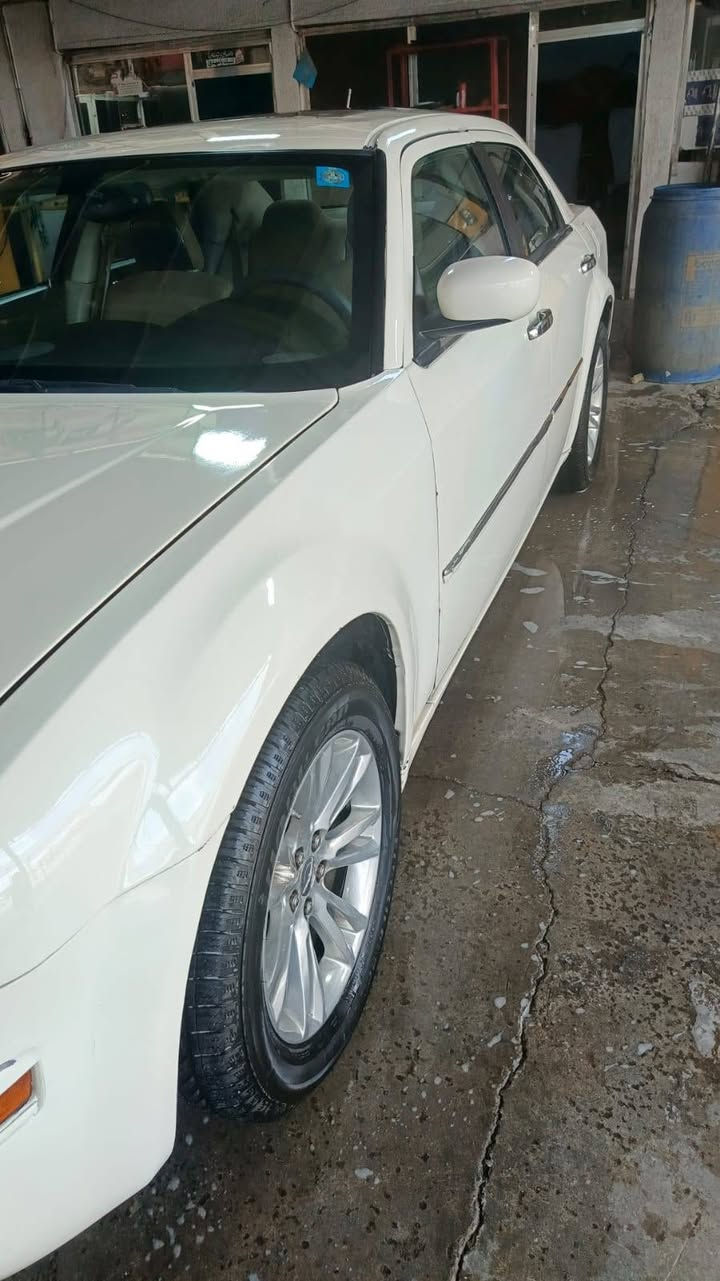 اوباما ٢٠٠٨ رقم بغداد باسمي تحويل ثاني يوم محرك وكير مكفول  بيها صبغ جاملغ وبنيد وباب السائق الاتصال عى هذا الرقم صاحب السياره ***********
