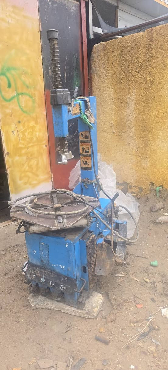 خالعه للبيع حجم ٢٤عل فحص الشراي يجي خاص او ينتصل عله الرقم ***********العنوان حله السعر انتصل وتدلل
