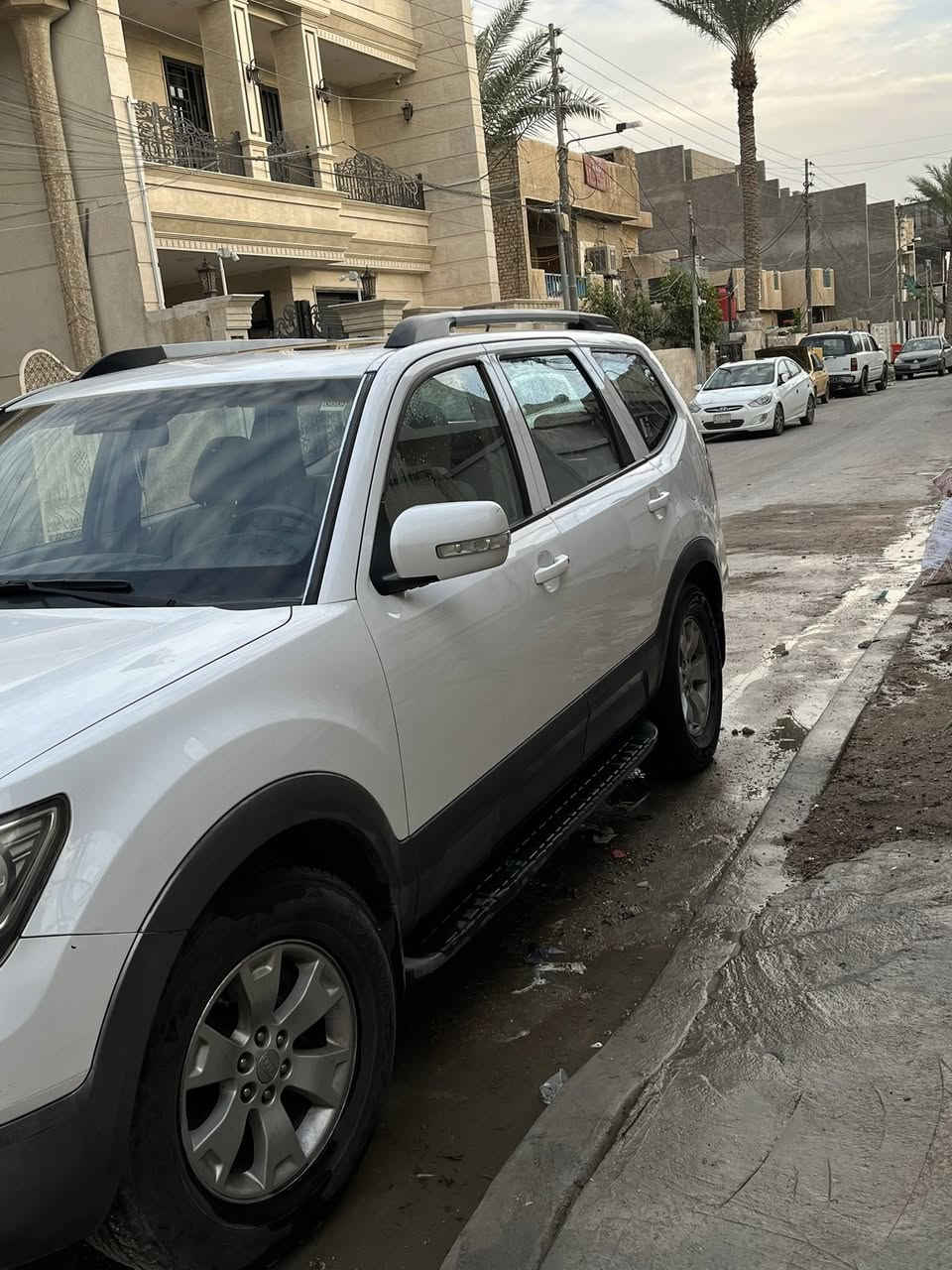 سلام عليكم سياره ماهافي 2012خليجي سياره نضيفه وكل صبخ مابيه ولاتبديل محرك ستدندر وسته سلندر من داخل نضيف تبريد فول  150 بيه مجال رقم بغداد وسكن بغداد لاستفسار ***********
