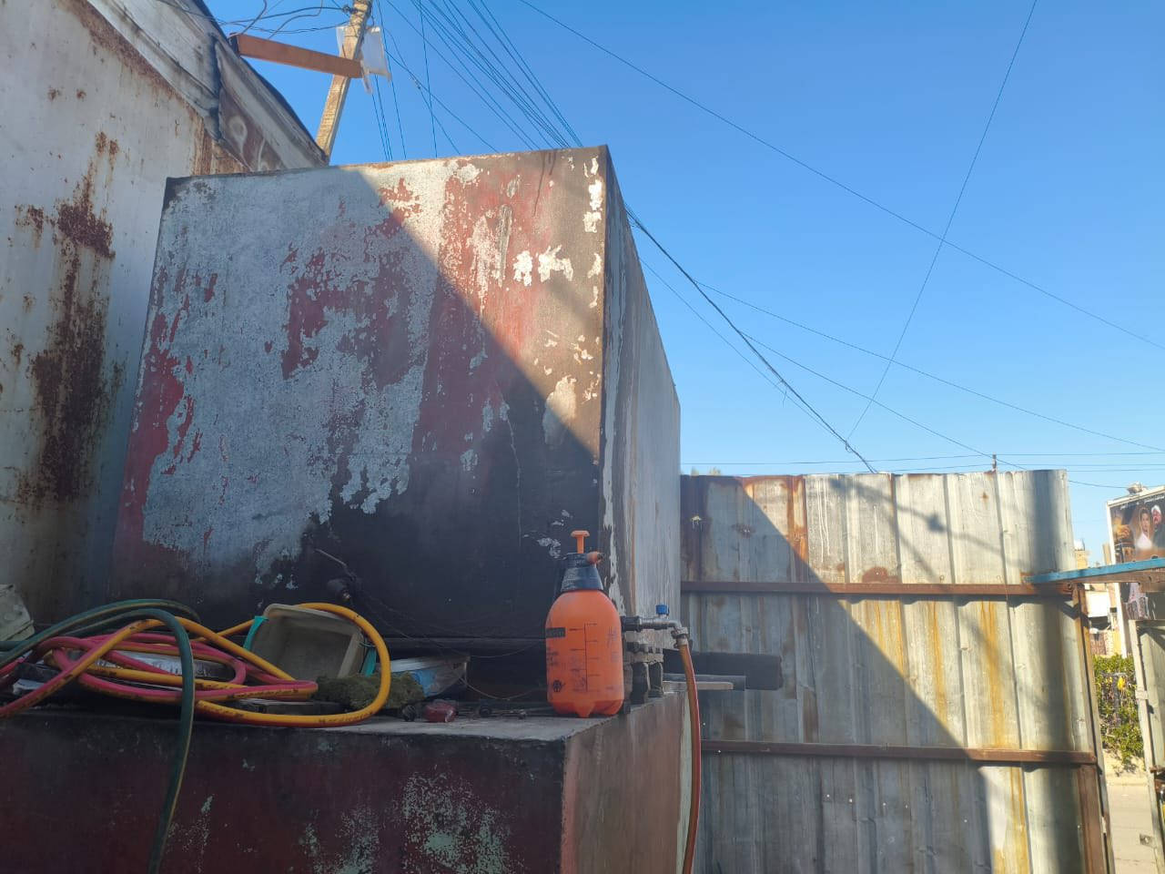 السلام عليكم تانكيات عدد 2 واحد الفين والثاني 4 الاف السعر 350 *********** بغداد مدينه الصدر
