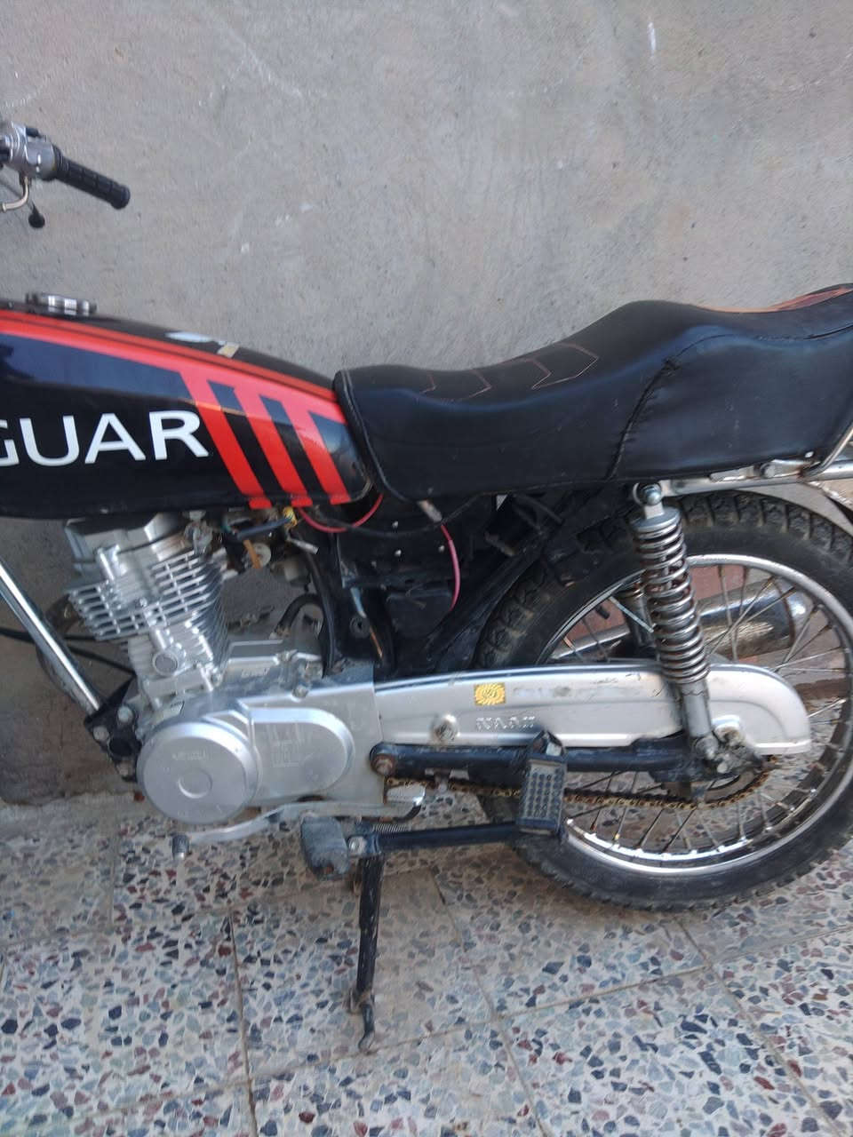 السلام عليكم دراجه يراني نامه 
اللبيع موديل الشاصي 13 والباقي كله جديد 25 اوراق 6 اصولي وكياها روان بنهايت شارع بغداد السعر 850 وبيها مجال ميسان الزيوت رقم
***********
