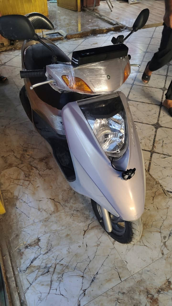 للبيع: بريز أميرة الشارع – نظافة ووقفة بلاد 🏍️
للبيع: بريز أميرة الشارع – نظافة ووقفة بلاد 🏍️
لأصحاب الذوق واليدورون دراجة "نظيفة ومال جنة"، متوفرة بريز بمواصفات ممتازة:
✅ المكينة: بلاد (شد شركة) ما مفتوحة ولا داخلة تصليح، عزم وقوة.
✅ التشغيل: نكرة سلف، كهربائيات كاملة (MP3، هورن، إشارات).
✅ الإضاءة: لايت LED عالي ناصي يفرش لك الدرب فرش.
✅ الكماليات: تجوة جديدة مريحة جداً.
✅ التحويل: رسمي وبنفس اليوم (معرض المصطفى).
⚠️ ملاحظة للمصداقية: الدراجة بيها خيط دخان أبيض بسيط جداً، والمكينة لسه بوضعها الأصلي وما حبيت أفتحها لأنها قوية وما تتفوت.
📍 المكان: المشرح (تفضل وشوف بعينك واطلع جربها، وإذا ما عجبتك ضيفنا وشربك جاي).
💵 السعر: 750 ألف  وبيها مجال ***********
