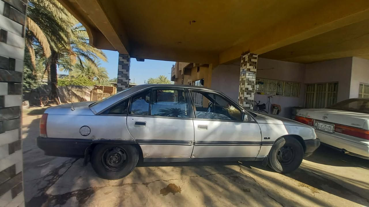 موديل 1989
سنويه بسم راعيه تحويل ثاني يوم 
محرك 2000 
تخم تايرات 
محرك وكير مكفولات 
السعر 25 ورقه وبيه مجال للشراي 
مكان السياره الصقلاوية 
مكلف ب النشر للاستفسار 
***********
***********
