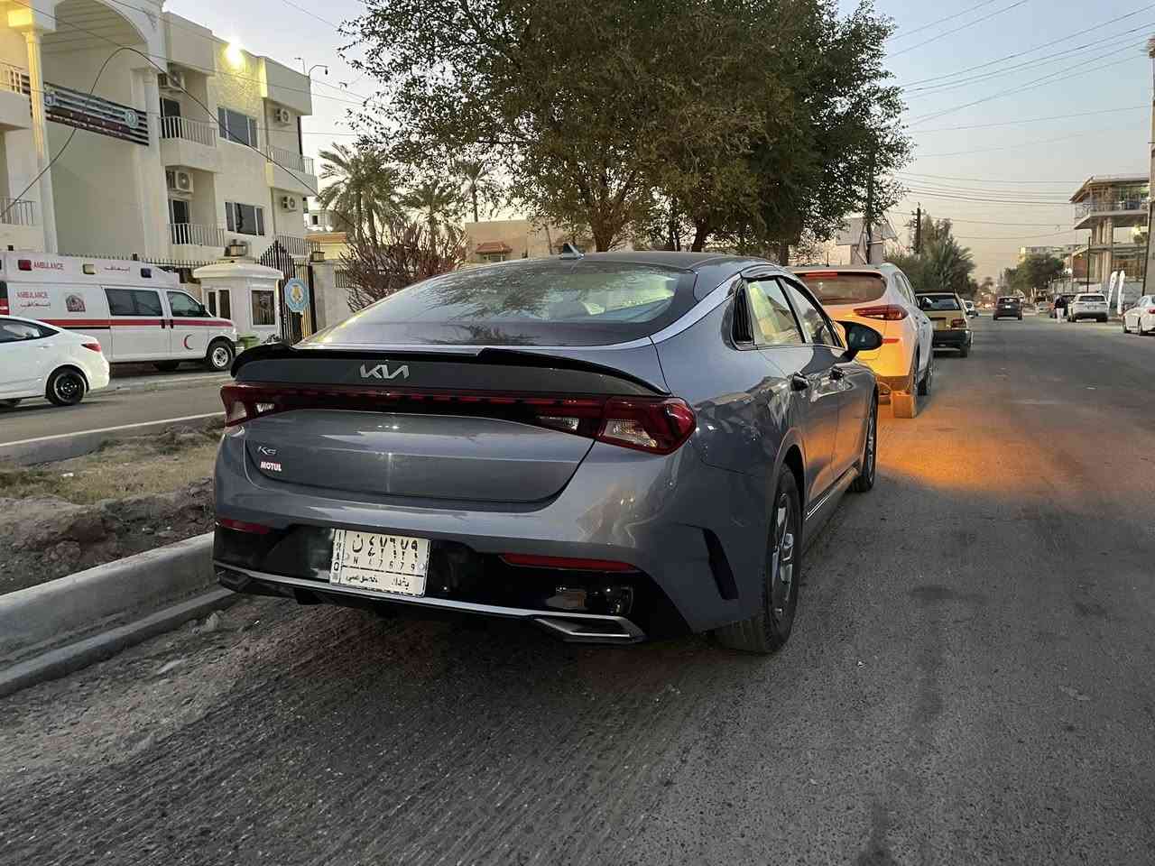 السلام عليكم
للبيع
Kia K5  2022 . 1.6 TURBO

حجم المكينه : 1.6 تيربو ،✈️

ماشيه 70 الف  

مواصفات نص فول 

اللون سلفر 

مواصفات 

بصمه

قياده ذاتيه ؏ الخطوط السريعه

هاند بريك بصمه

تشغيل عن بعد 

مثبت سرعه 

نضام ABS

مانع انزلاق حساس أطارات 

بك لايت ليد

شاشة

كامره دوارة

رادار جانبيه

مراقبة النقطة العمياء

رادار الخطوط البيضاء 

لايتات ‏3 عدسات

نضام قياده أيكو + سبورت +سمارت +نورمال

بلوتوث + aux + usb

فول تحكم ستيرن

كير أوتو + عادي

ستيرن حرف. Led D +  زينون

توقف ذاتي عند الرجوع

صندوك بصمه

‏AUTO HOLD

تصميم خارجي رياضي

نظام الملاحة

مصابيح خلفية LED

مصابيح ضباب LED

لاسلكي Android Auto 

حادث جداً بسيط جاملغ خلفي بارد فقط بدون صبغ
السعر $180 
مكان السيارة بغداد الكرادة
***********
