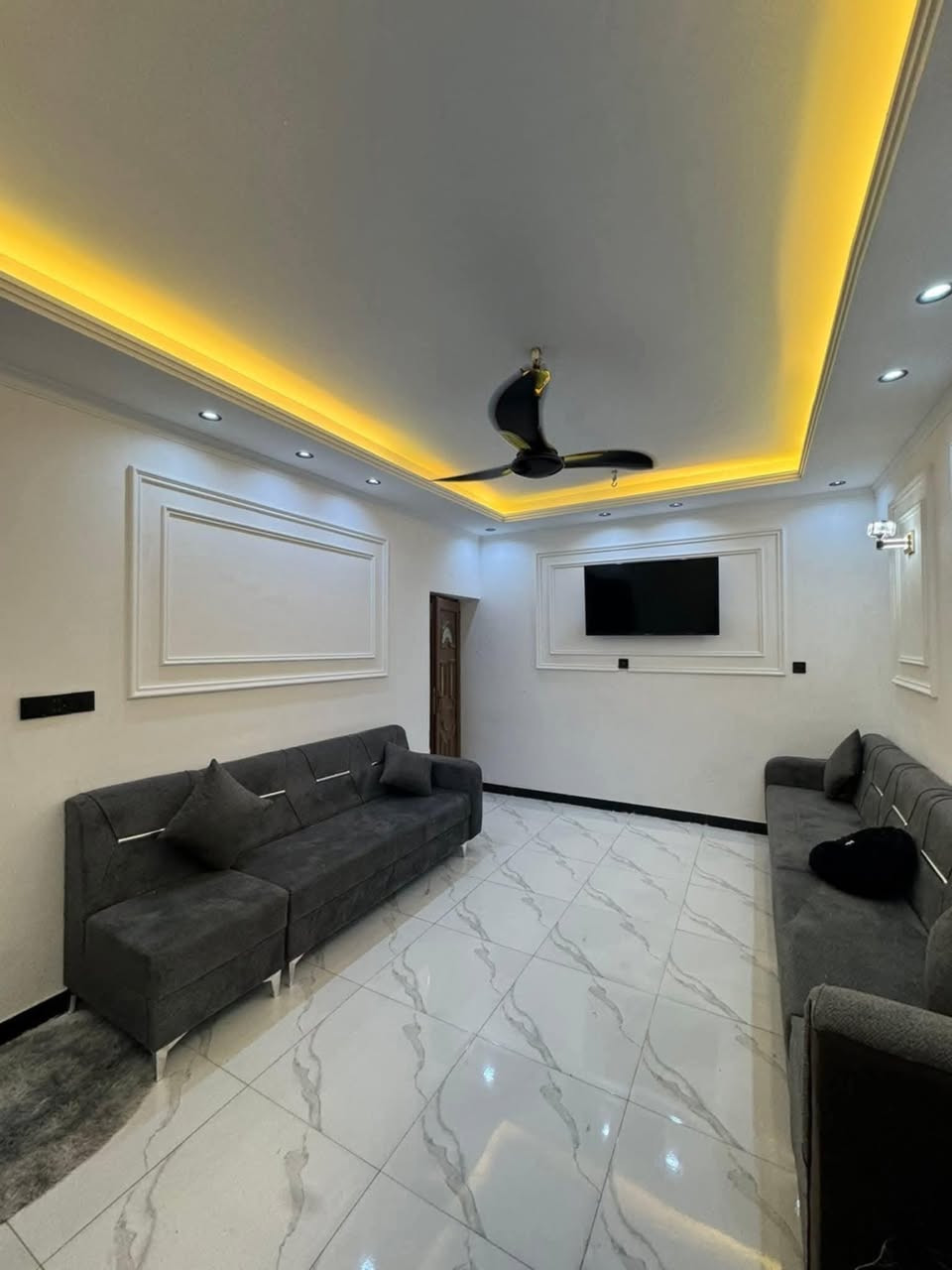 دار للبيـع  || العنوان شارع الوكفه خلف بريد التحدي قرب جامع اصحاب الكساء 

مساحـة 127م

طابو صرف / علمآ البيت مجاور ركن

يحتـوي علـى || أستقبال وصالة ومطبخ وغرفة نوم 2 البيت كامل على أخر حباية جاهز للسكن وسعر مناسب 

للأستفسار أتصال أو واتساب ***********:المكتب العاصمة للعقارات والمقاولات العامه العنوان الديوانية ام الخيل ساحه الاحتفالات قرب البلديه الجديده
