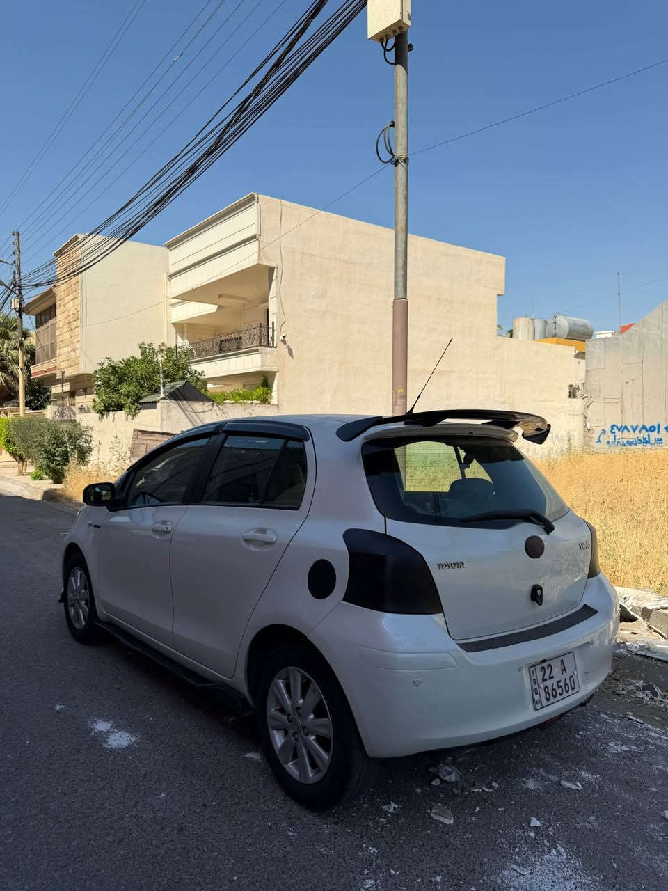 Toyota yaris 2011
بەبێ سبوخ ٢جیگای ساردە کوتی هەیە 
٥ بالیف 
جام کارەبا 
ئاوێنە کارەبا 
ڤۆلیۆم 
شاشە ئایپاد و کامیرە
مەکینە گەورە 
سەنەوی هەتا ٢٠٣٠ نوێیە بە ناوی خۆمە 
کەمێک سەقف و سندوق کاڵ بویتەوە 
گێڕ و مەکینە و تەبرید بە شەرت 
٨٨$ مەحامەلەکی برایانە 
شوێن هەولێر 
*********** أربيل, العراق
