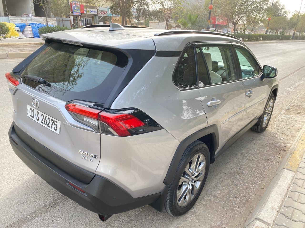 سلام عليكم
‏-   TOYOTA RAV4, XLE
- موديل -2021 
- لون -رصاصي 
- لون الداخلي -بيجي
- محرك بشرط
- كير بشرط 
- ماشية -45 الف mi
- فئة XLE بريميوم
- سلايت 
- بصمه
-جنطه كهرباء
- رادار امامي
- رادار جانبي 
- حاكية 
- مثبت سرعه 
- تحكم اوامر صوتي 
- تبريد قطعتين 
- هاند بريك بصمه 
- كشن كهرباء جلد
- نظام ECO ثلاث انضمه قيادة 
- نظام اوتو ستوپ 
- اشاره مرايات 
- مرايات كهرباء 
- الضرر قبق الجنطه صبغ و جمامرلغات صبغ
-شرط بدون ايرباك حداديه امامي خلفي جديد
-ويل 19 + تخم تاير جديد
- صور الحادث داخل المنشور السونر موجود و رقم الشاصي هم موجود 
- مكاني - ديالى- بعقوبة 
-السعر 187 وبيه مجال للطيبين 
- الاستفسار ‭٠٧٧٢ ١٧١ ٢٣٩٥‬
