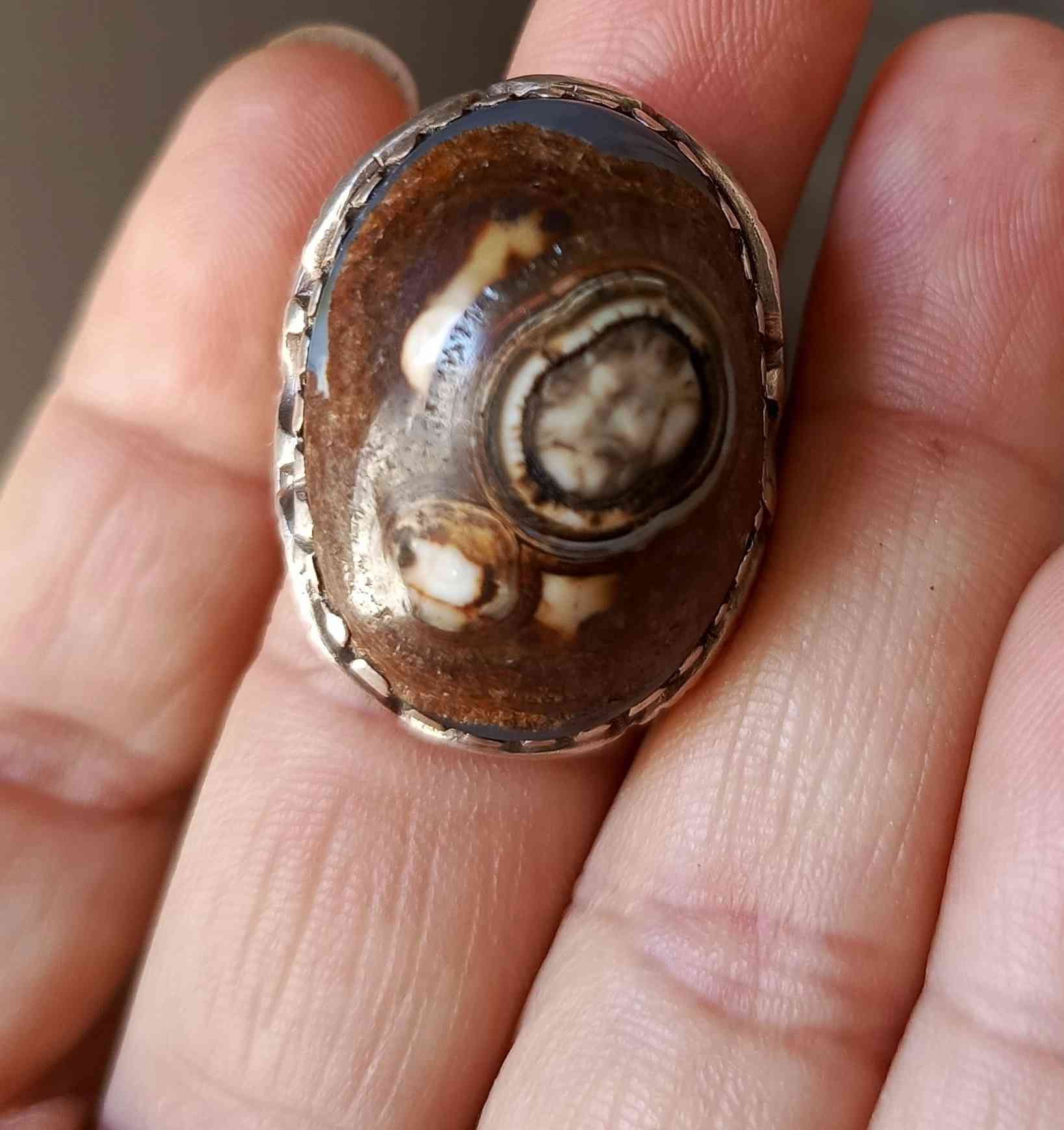 السلام عليكم ورحمه الله وبركاته محبس داودي كلش قديم الى درجه والسياقه تكيل  اللبيع السكن بغداد والي يحب يتقدمه ينتصل ع الرقم ***********
