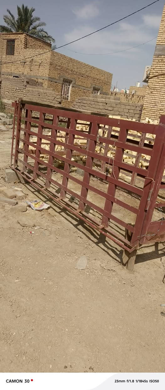 محجر مال فحل حديد ثقيل السعر ٣٠٠ وبي مجال***********
