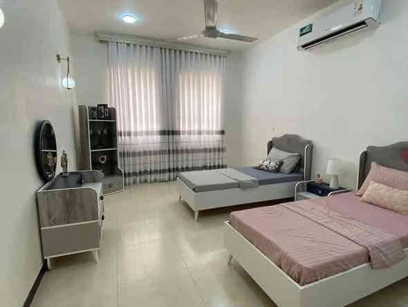 دار للبيع 🏠
 #شركه_روعة_دور_السدير_للإستثمار_العقاري
 #مجمع_المرتضى_السكني 🏘
 200 متر مرحلة الثانية 
بلوك 37 دار 965
سعر الشركه 189 مليون 💵💸
واصل للشركة من سعر الدار 50 مليون💵💸 
تطلوعة مناسبة جداا
للإستفسار اكثر التواصل معنا عبر الارقام التالية 📱 :
***********           ***********
***********           ***********
او زياره موقعنا ❗
النجف الأشرف /حي النداء/ شارع المجمعات / خدمي مجمع الاميرات الاولى مقابل مجمع الكرار
