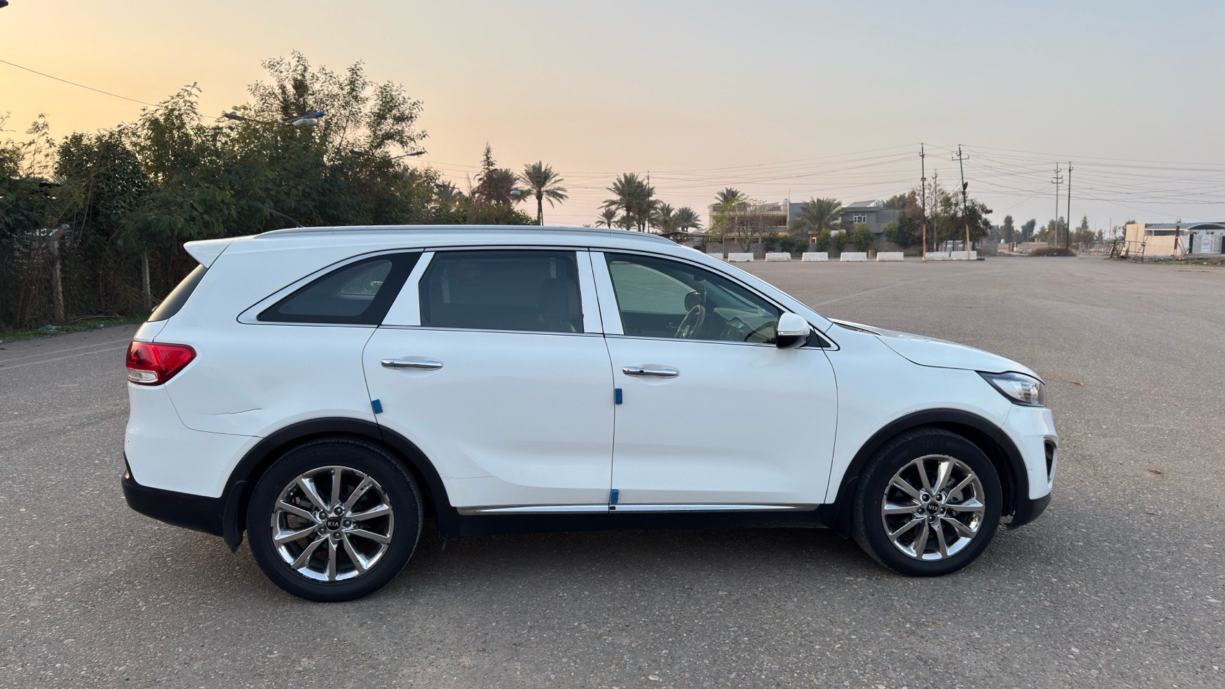 السلام عليكم سورنتو٢٠١٧ للبيع
ماشيه ١١٠ الف 
بيها بنيد مصبوغ ونص جاملي 
كير جديد والعنوان صلاح الدين 
للاستفسار باقي التفاصيل ع الرقم 

***********