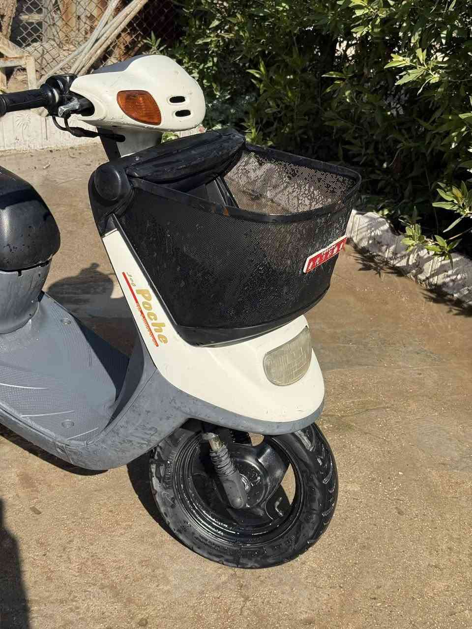 السلام عليكم دراجه قرده 60نضيفه دراجه  ستاند حساس تنزله تطفه دراجه حلوه ناعمه بس المولد حركت الكفر الجوه وضحته بل صور السعر 450وبيها مجال غير متواجد عل فيس مكاني بغداد الامين. ***********
