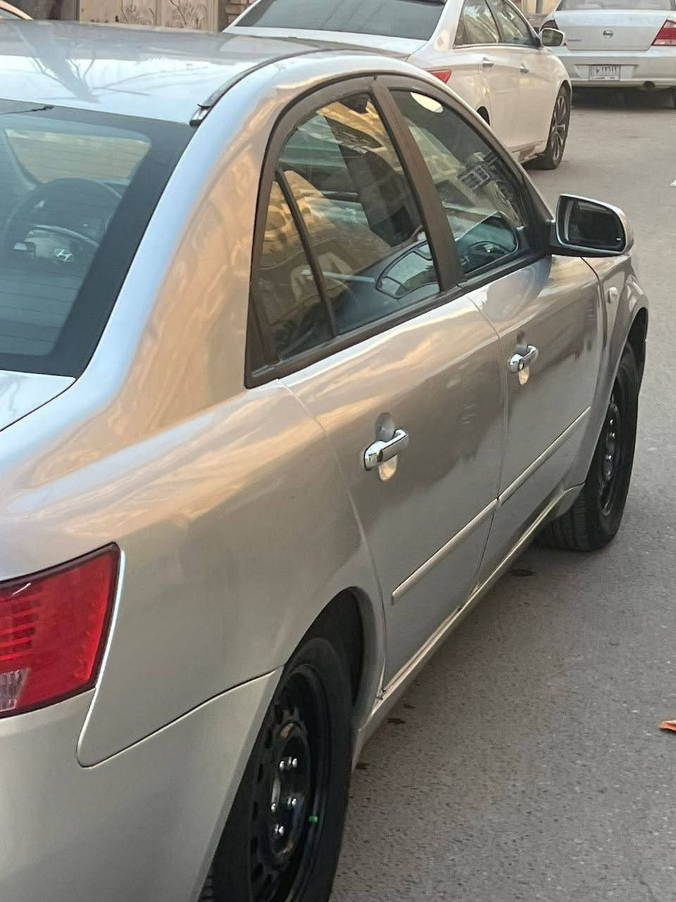 السلام عليكم 
‏ سوناتا موديل 2007وارد كوري 
‏محرك 4سلندر  2000دوش مامفتوح 
‏بدون ضرر لغود شواصي سليمات
‏مصبوغة عام 
‏مكينة كير صدر تدفئ تبريد شغاله
‏ رقم بغداد الإنكليزية  سنوية بأسمي 
‏السعر ٨٦ مكلف بالنشر أي استفسار 
‏الاتصال على الرقم
‏مكان السيارة بغداد الحرية
‏‪***********‬
