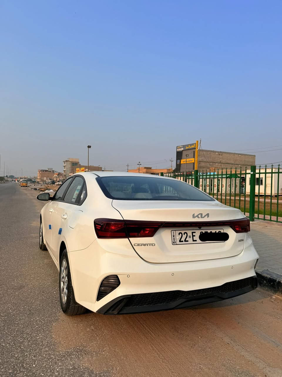 السلام عليكم كيا سيراتو موديل 2024 
رقم اربيل بسم شركه 
كفاله عامه 
محرك 1600
ماشيه 25 سياره جديده 
مواصفات 
داخل لونين 
دبل لد 
حساسات خلفيه 
كامره دواره
شاشة 
قطعتين تبريد 
مانع انزلاق 
حساس ضغط الإطار 
الاستفسار 
‏‪***********‬‏
مكان سياره النجف
