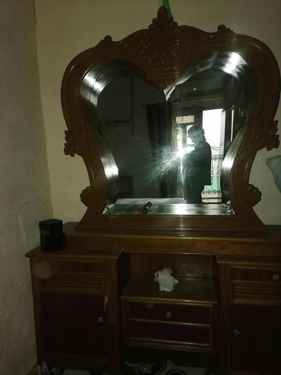 غرفة نوم تسكام عراقي أخت الجديده السعر  750 غير متواجد ع فيس ***********
تنويه(بدون زاويه)
